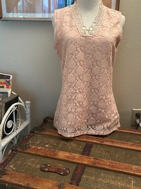 Mauve lace sleeveless top